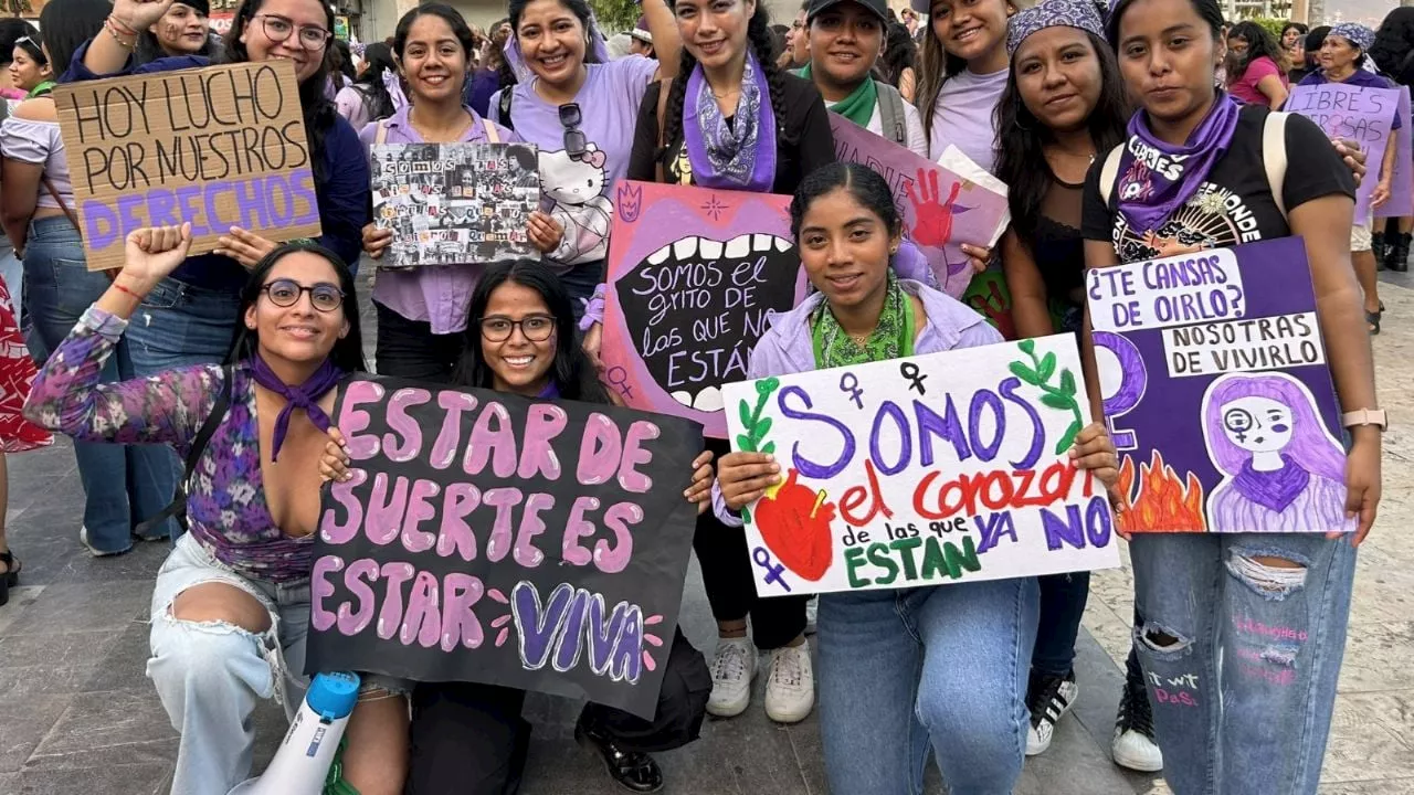 Trabajadoras de Semujer denuncian que gobierno de Guerrero les debe cuatro meses de sueldo