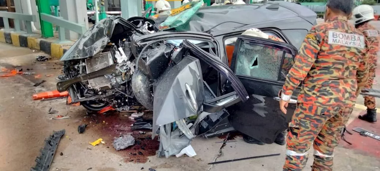 Teen Dies in Car Crash at Sungai Dua Toll Plaza