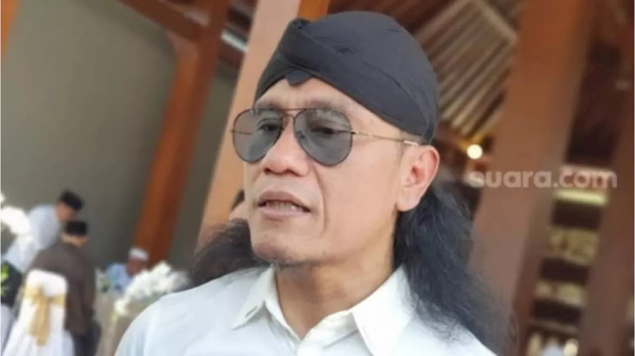 Kenapa Gus Miftah Selalu Pakai Belangkon? Gayanya saat Umumkan Mundur Jadi Utusan Khusus Presiden Disorot