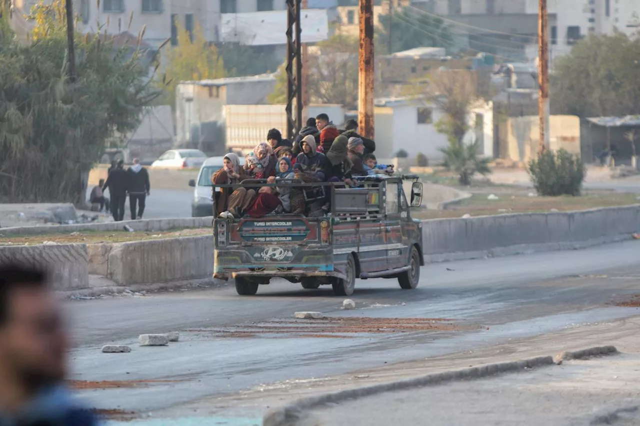 Syrie : après la prise d’Hama, des habitants de Homs fuient en masse face à l’irrépressible avancée des rebelles