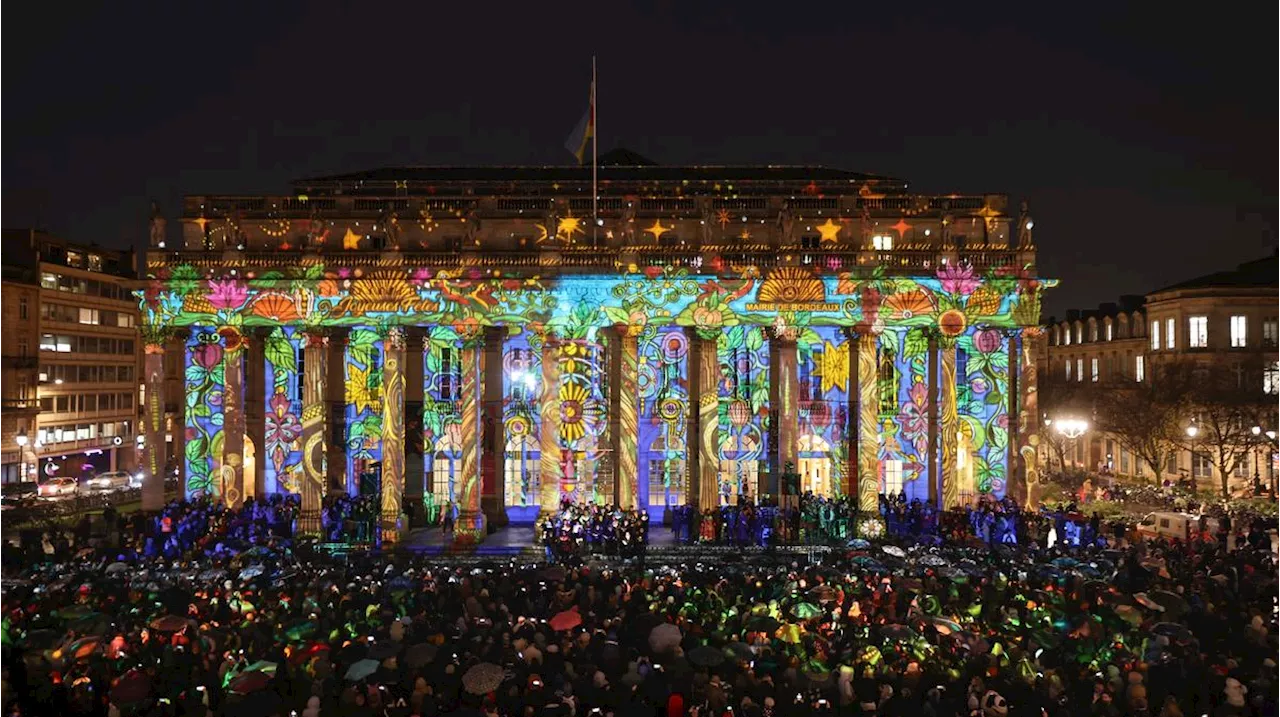 Vidéo. La Ville de Bordeaux rallume son sapin de Noël et lance les festivités, entre tradition et « transgression »