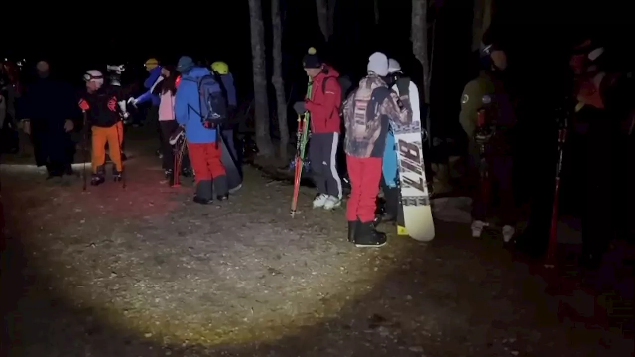 Starker Wind in den Alpen: Etwa 150 Menschen sitzen stundenlang auf Bergstationen fest