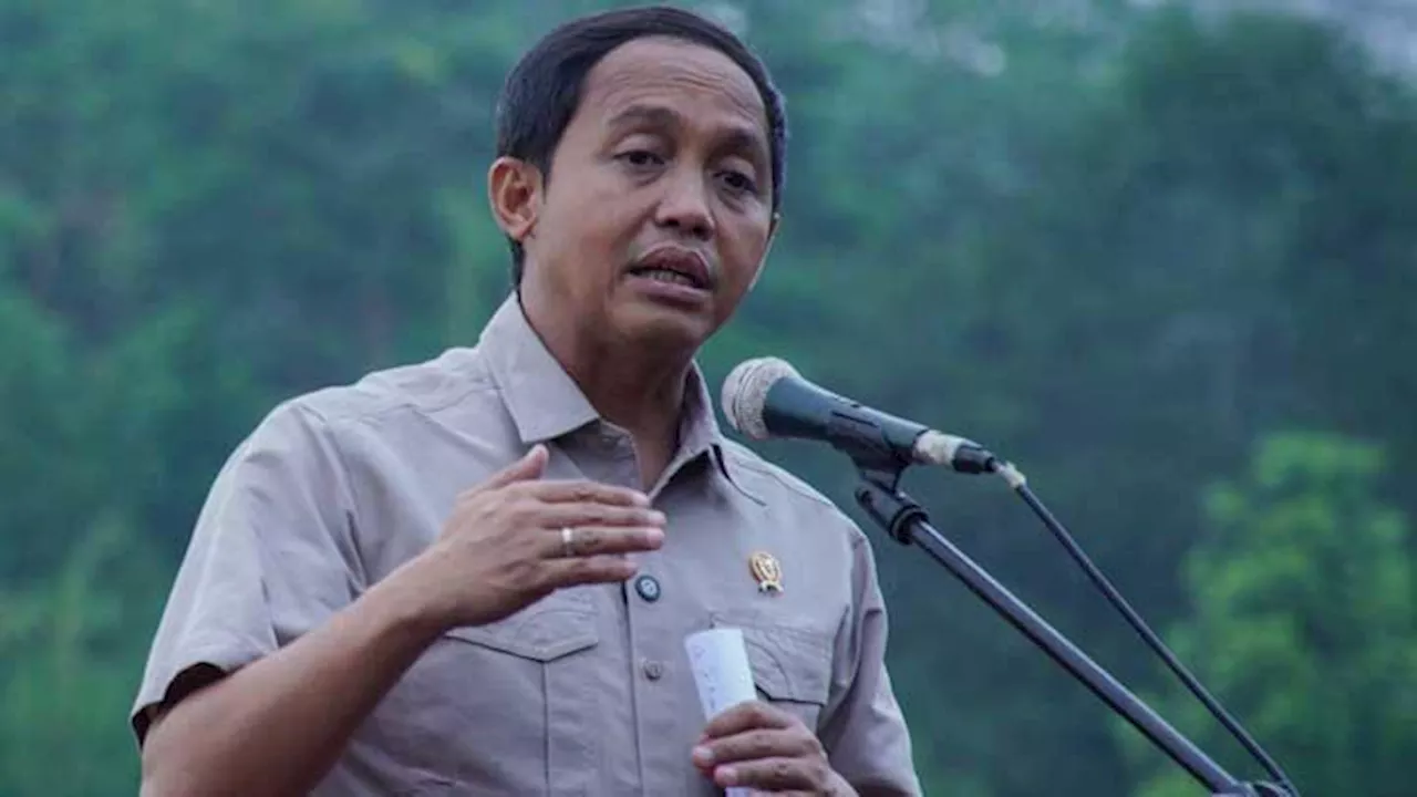 Menteri Kehutanan Dorong Pemanfaatan Hukum Adat untuk Menjaga Hutan