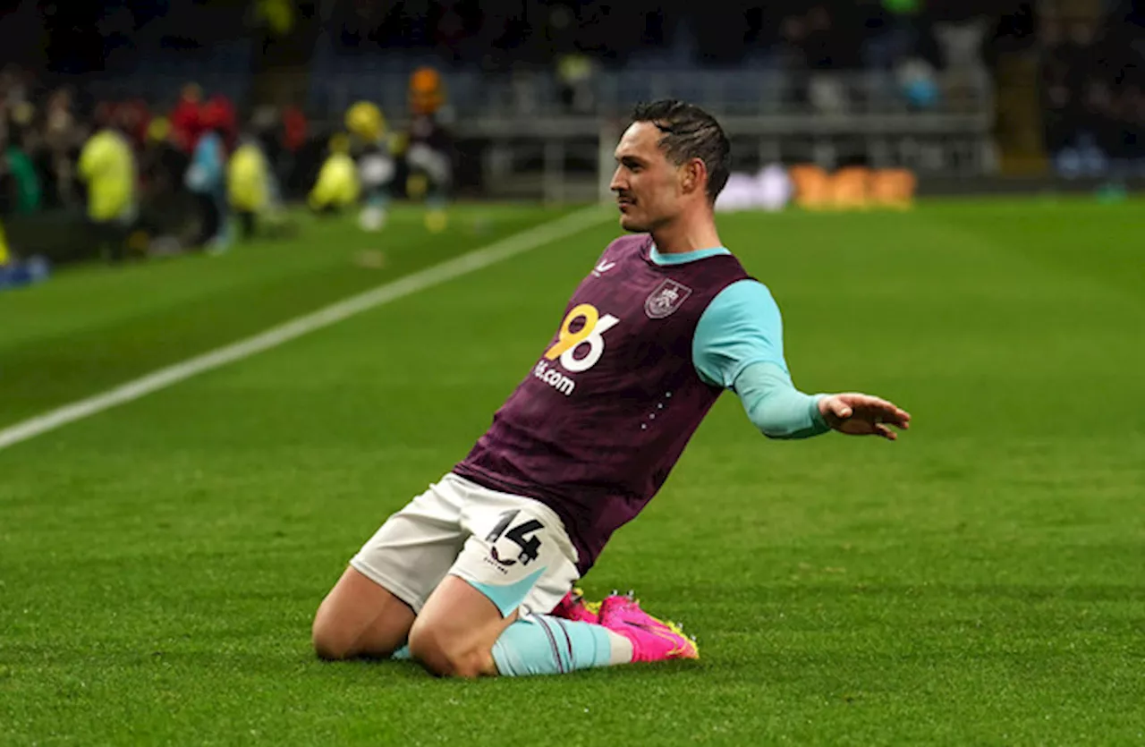 Roberts strike not enough as Burnley denied from Championship top spot