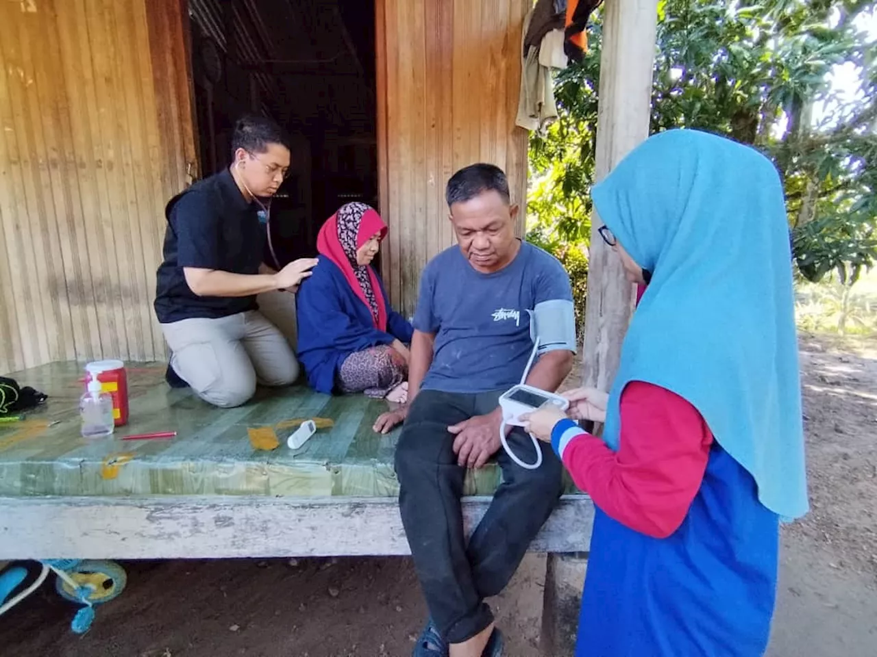 Malaysian Relief Agency Provides Counseling Services for Flood Victims in Terengganu