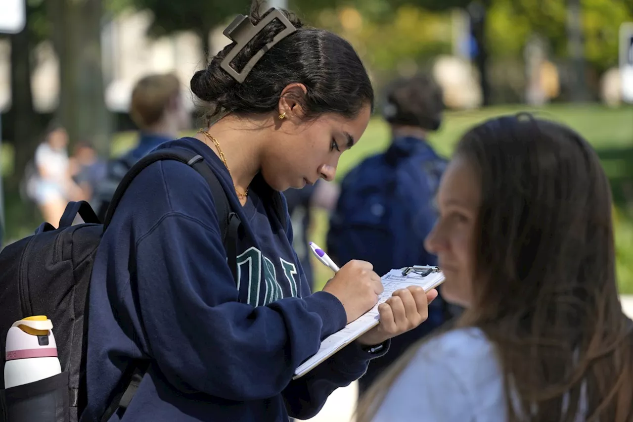 Universidades dos EUA avisam alunos estrangeiros para voltarem ao país antes da posse de Trump