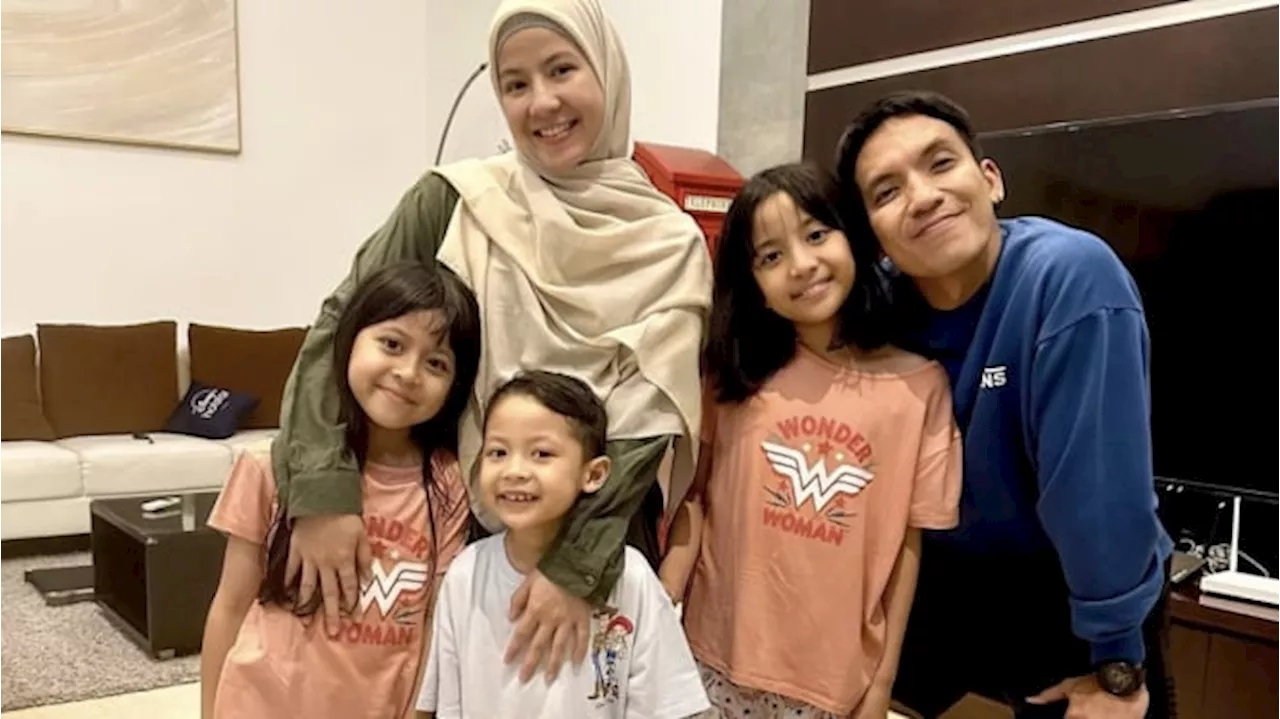 Momen Menyentuh Antara Desta, Natasha Rizky, Dan Anak-Anaknya