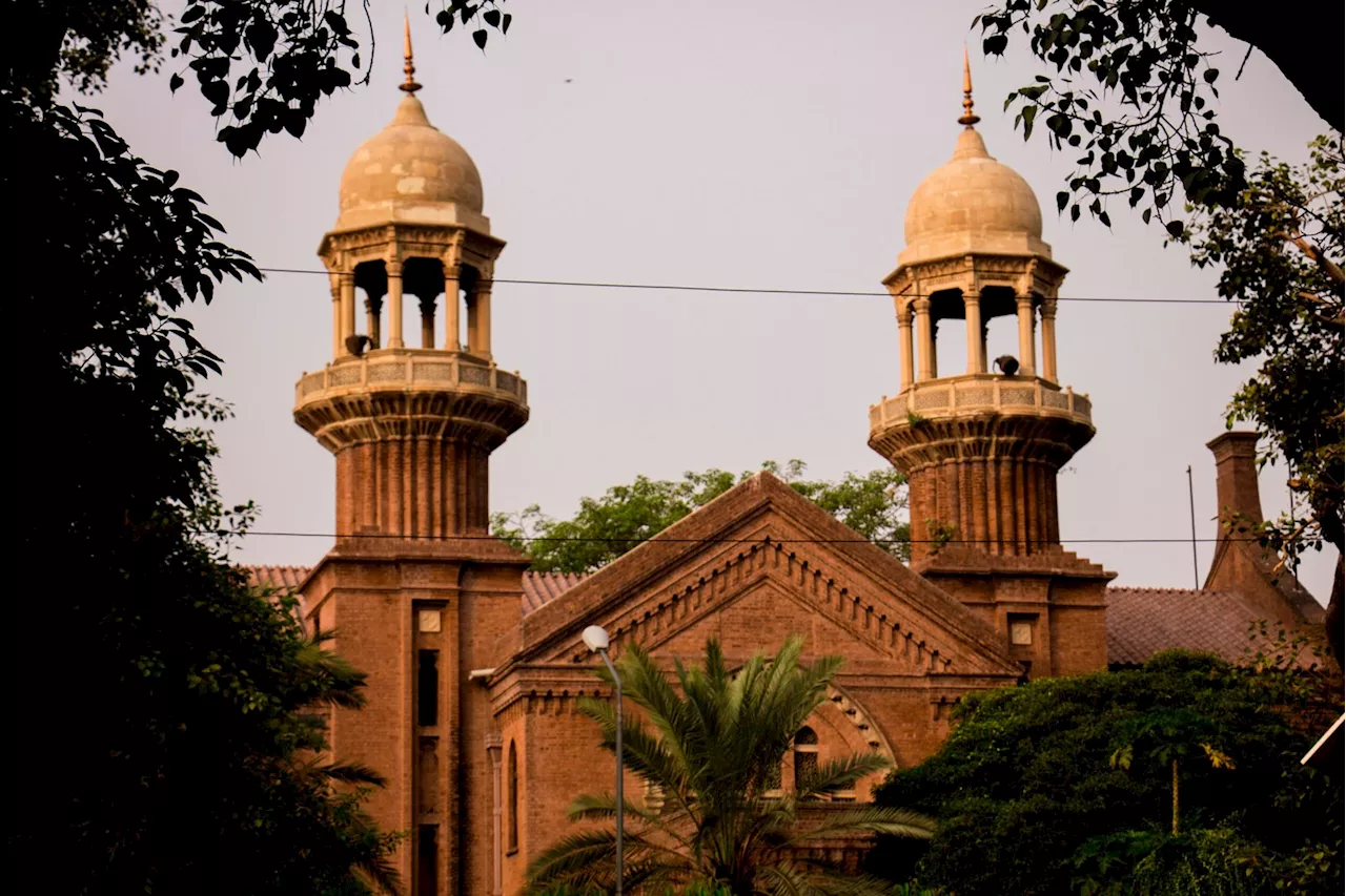 Lahore High Court expressed displeasure on open of markets after 08:00 pm