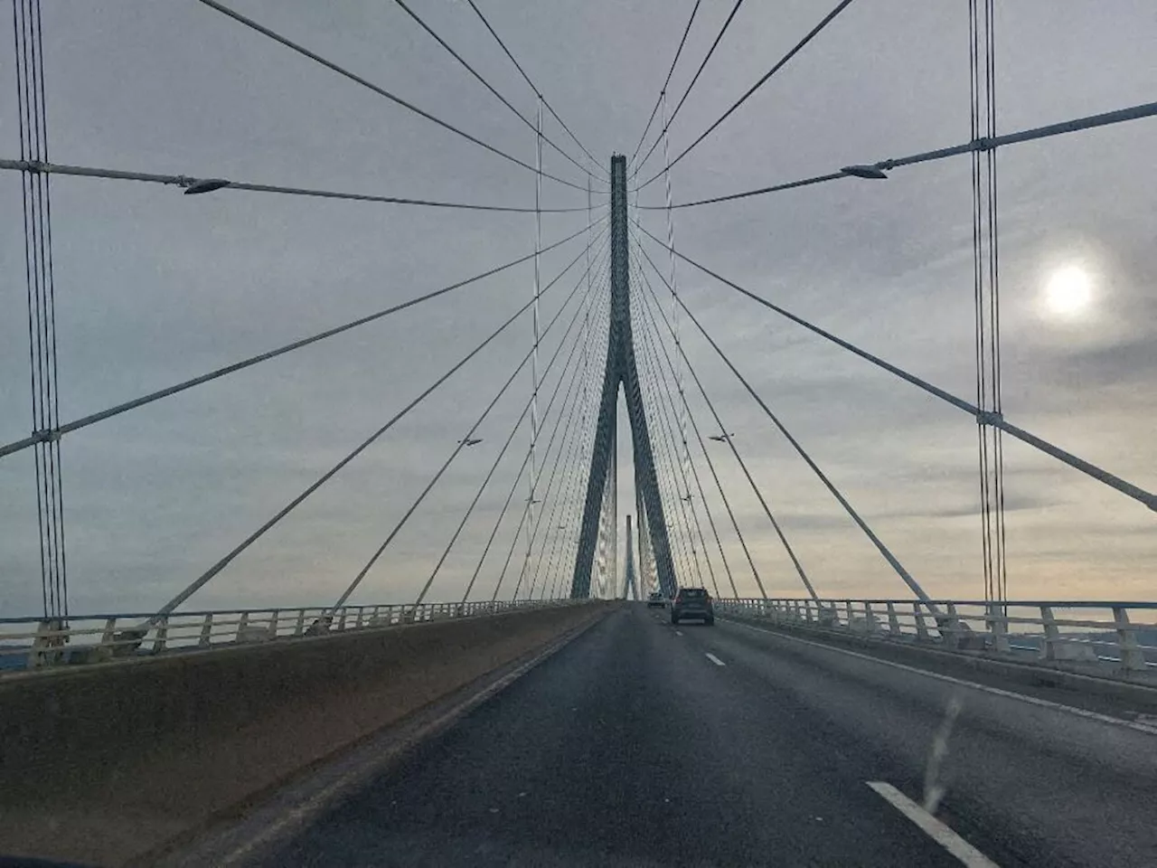 Tempête Darragh en Seine-Maritime : les ponts de Tancarville et de Normandie interdits à la circulation