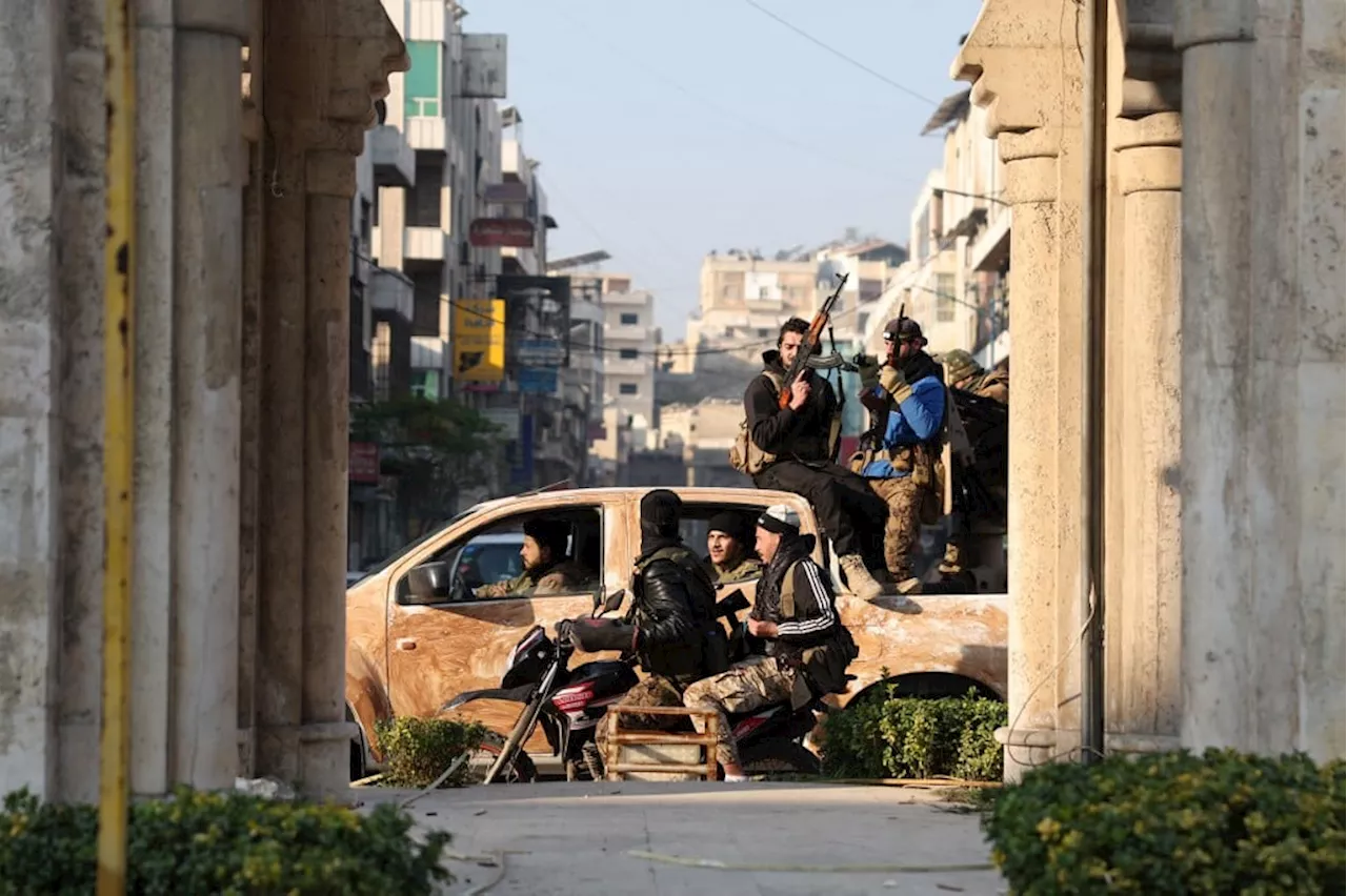 Rebeldes sírios se aproximam de Homs e afirmam que objetivo é ‘derrubar regime’ de Assad