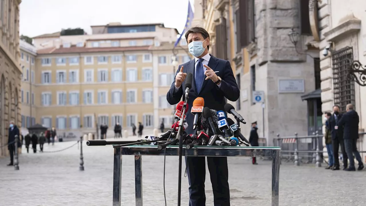 Conte e il sogno (finito) di tornare a Palazzo Chigi. Adesso correrà solo Elly