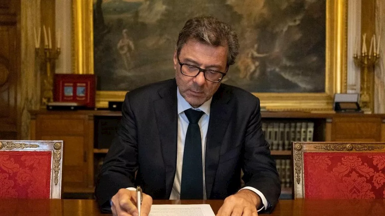 Pnrr, Giorgetti firma il decreto che semplifica le procedure: le nuove regole per accelerare i pagamenti