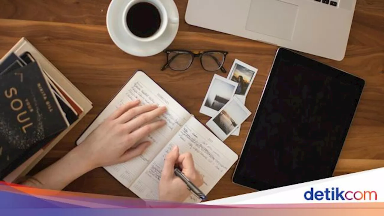 8 Contoh Esai Mahasiswa Berbagai Tema dan Tips Menulisnya