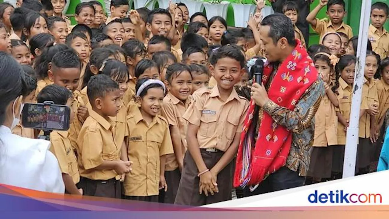 Wamendikdasmen Fajar Pastikan Guru PPPK Bisa Tugas di Sekolah Swasta