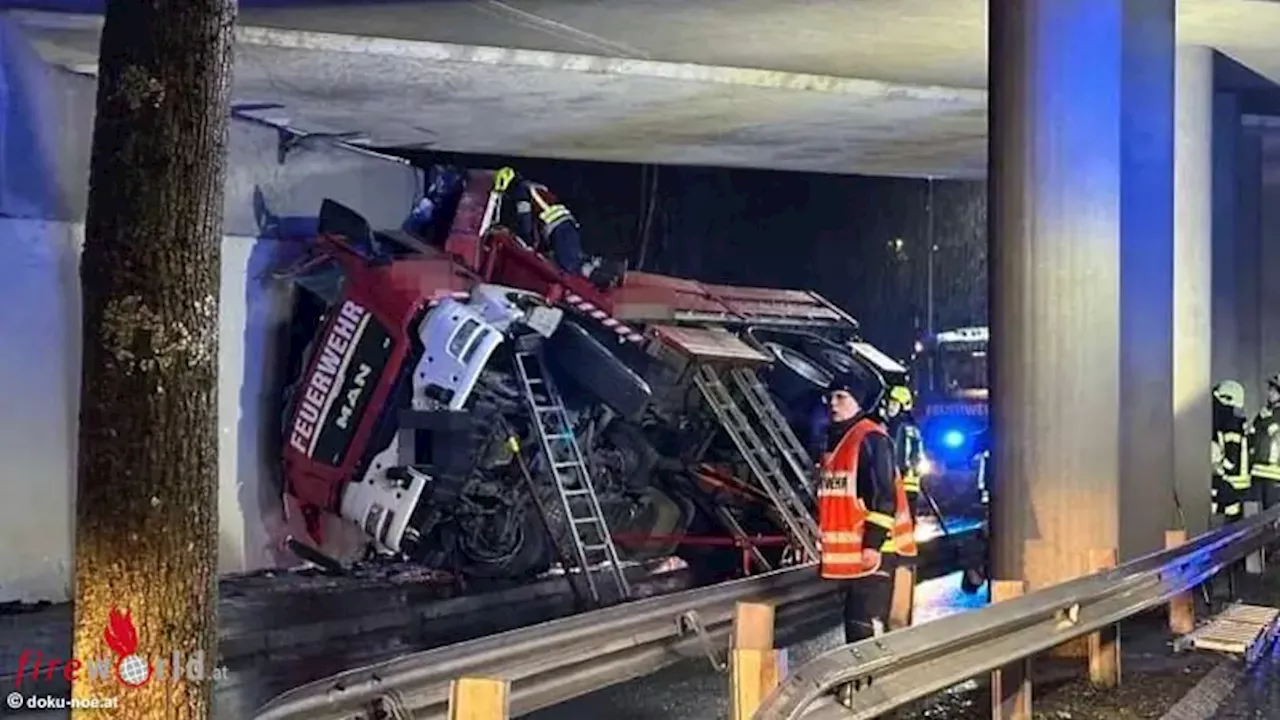 Nö: Feuerwehr-WLF prallt gegen Brückenfundament: zwei Kameraden eingeklemmt (B 29, Scheibbs) → fünfeinhalbstündiger Einsatz