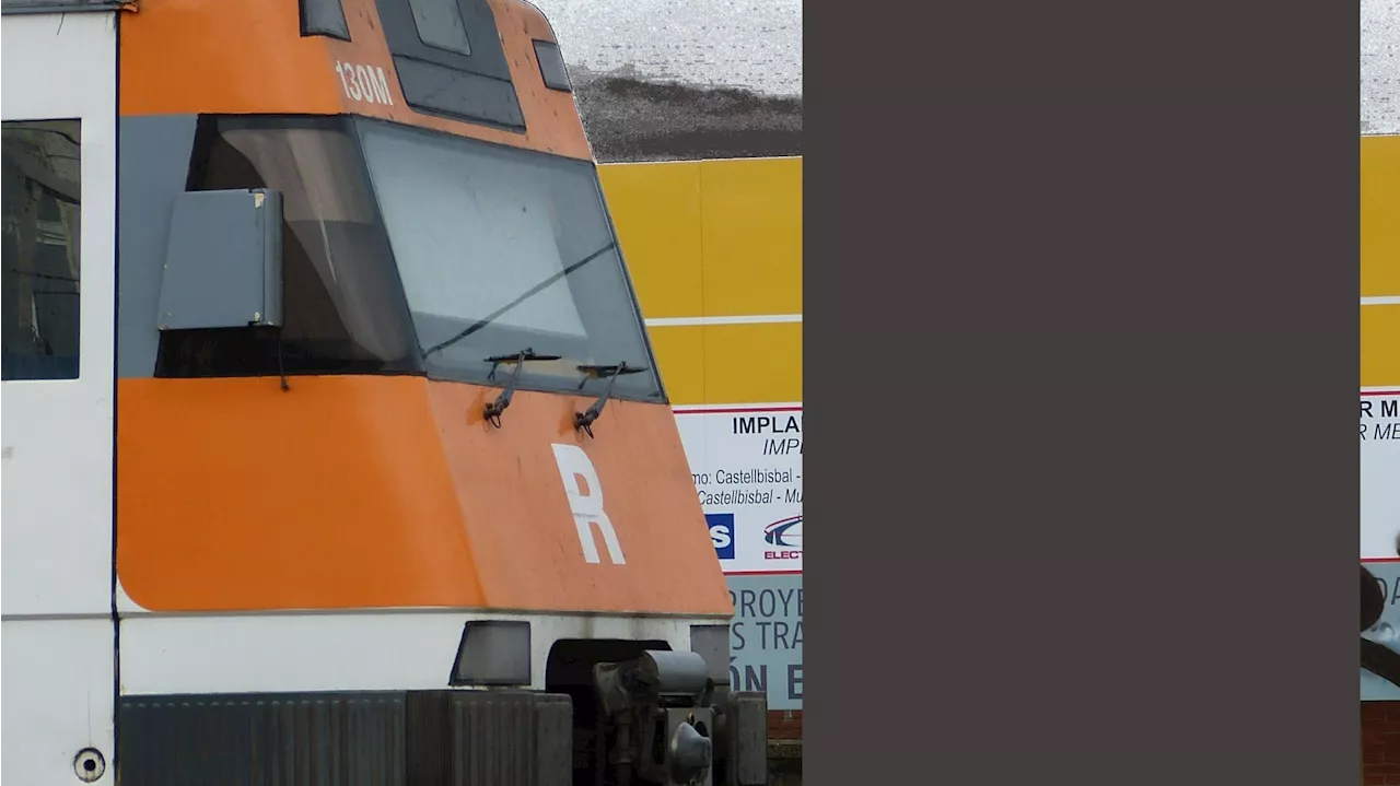 Atrapados unos 150 pasajeros de un tren de Rodalies al caer un árbol en Tarragona