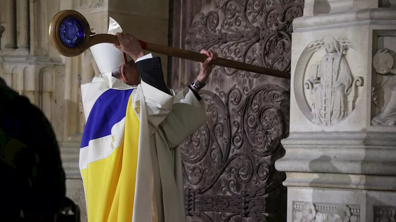 Mgr Ulrich toque à la porte, Notre-Dame de Paris s’ouvre : récit d’une cérémonie historique