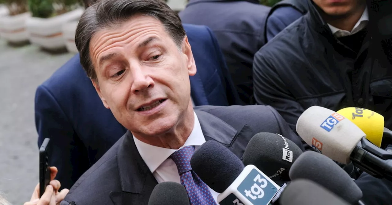 Giuseppe Conte, schiaffone in diretta tv alla Schlein: &#034;Il Pd ha votato con Meloni&#034;