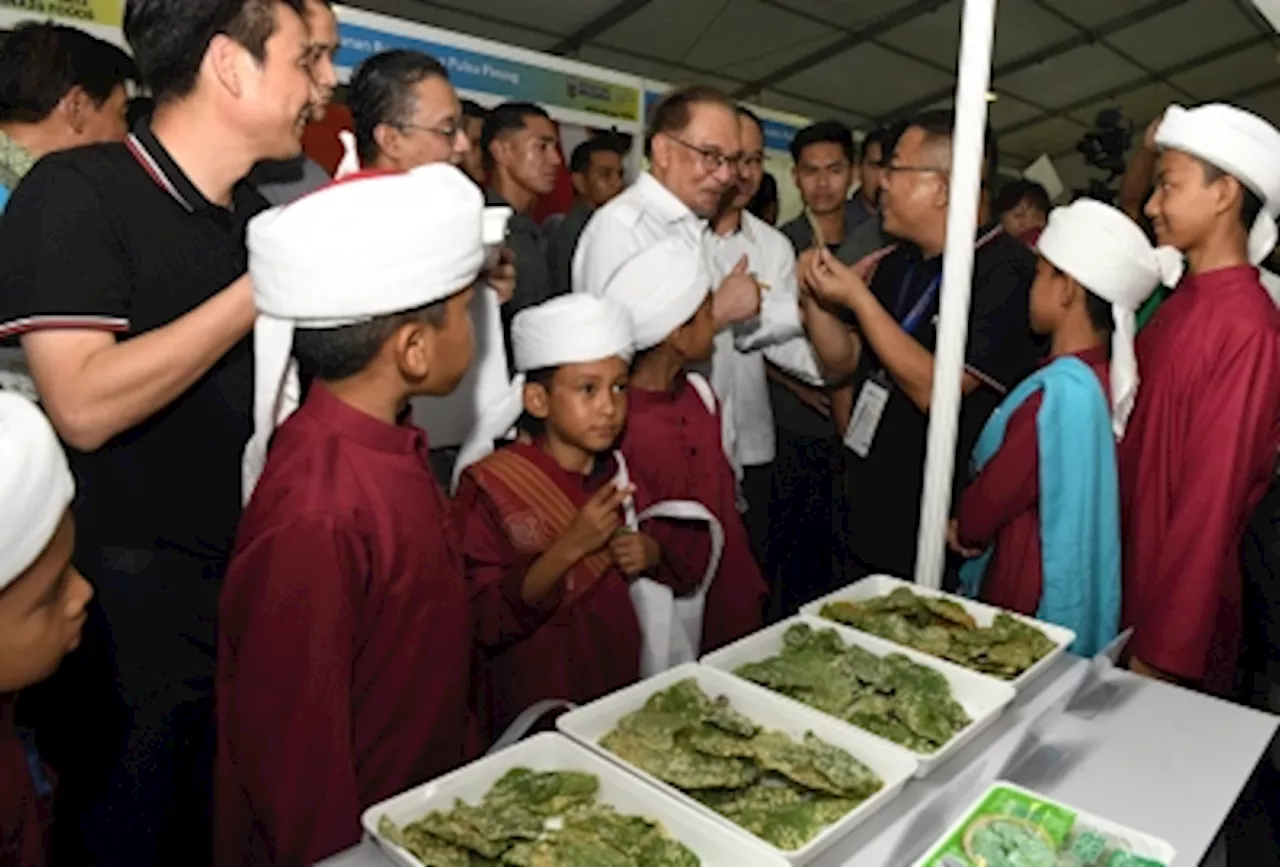 Halal industry in Malaysia needs to go beyond certification, PM Anwar suggests