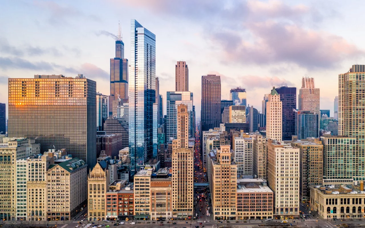 Chicago Forecast: Milder temperatures, breezy conditions with partly cloudy skies