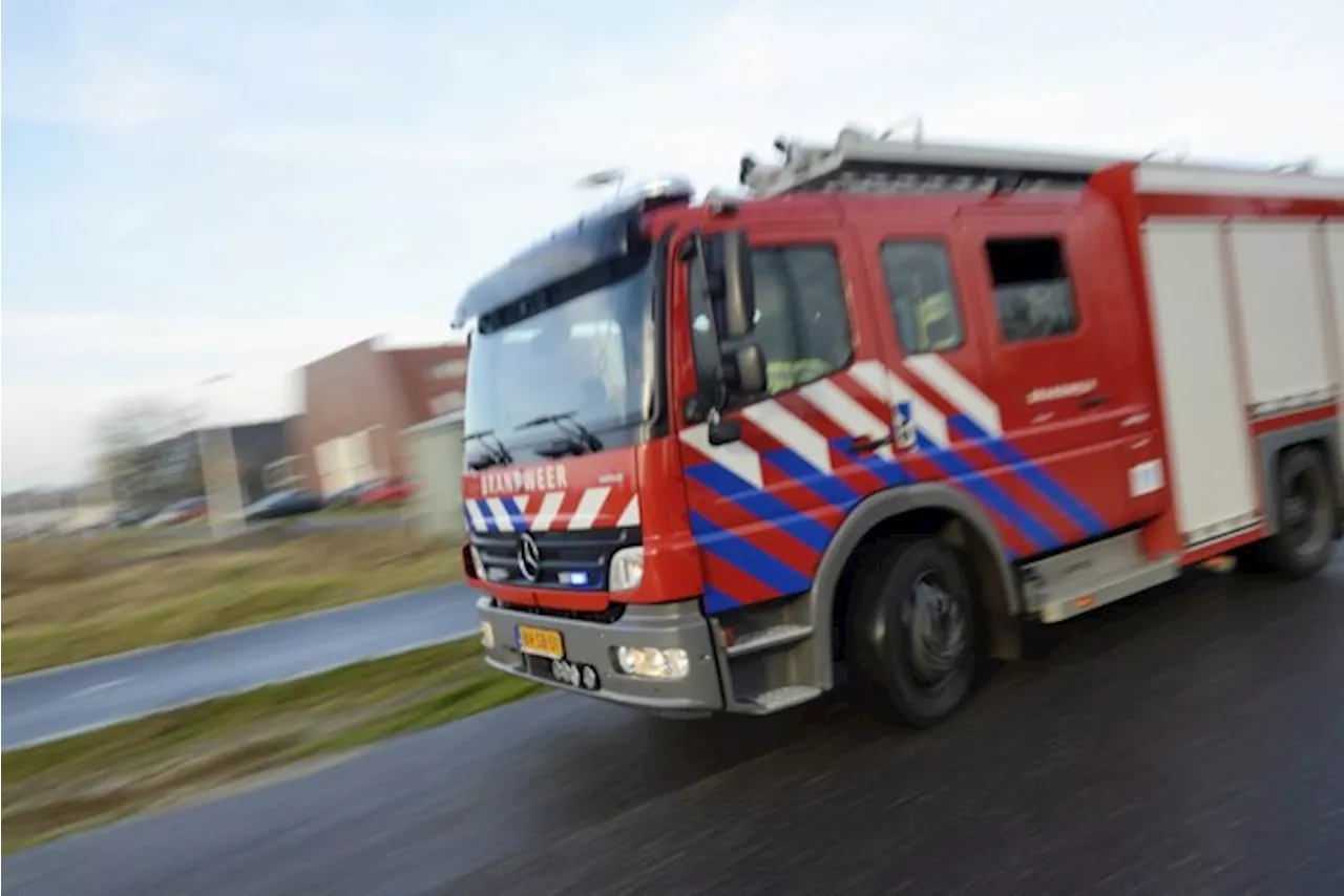 Zware ontploffing verwoest woningen in Den Haag, brandweer zoekt mensen onder het puin