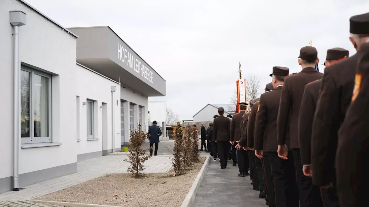 Festlicher Auftakt: Neues Feuerwehrhaus in Hof offiziell eröffnet