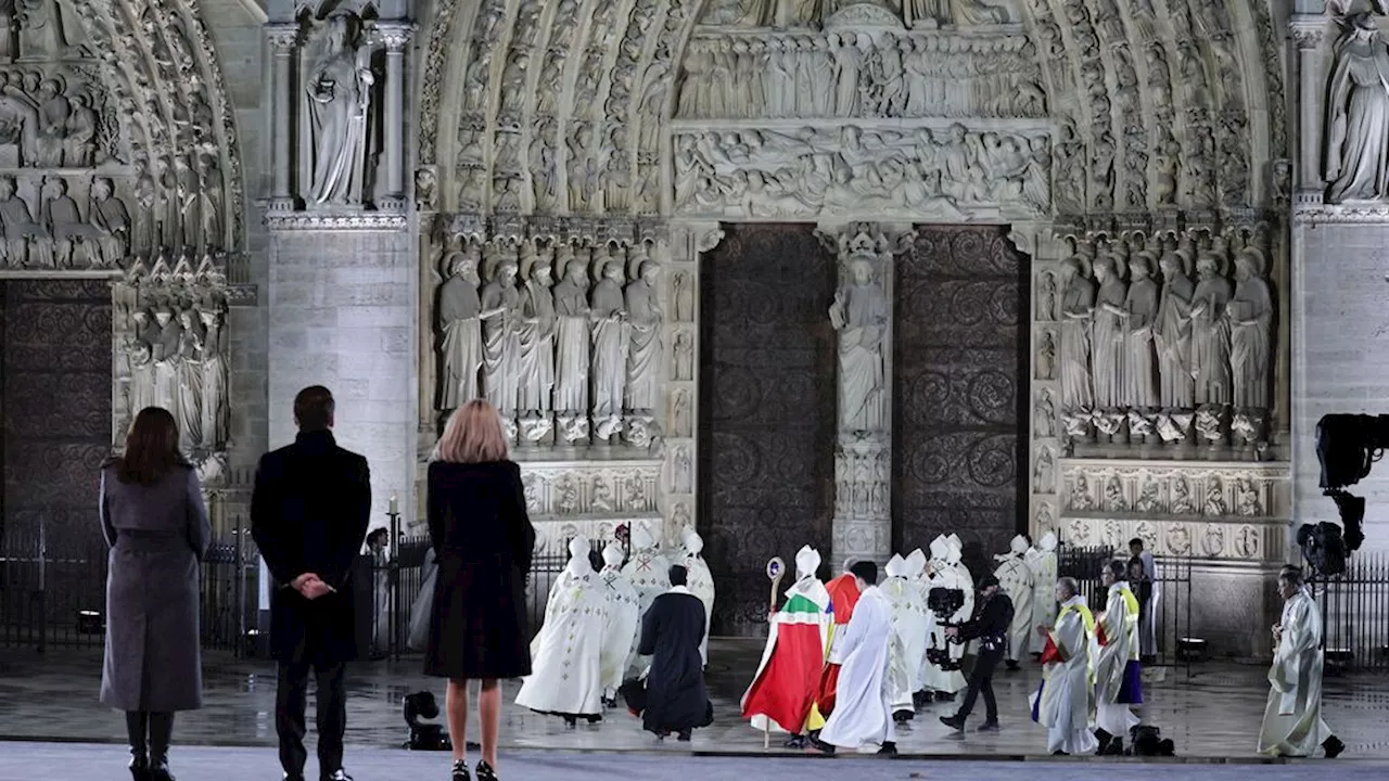 Met drie kloppen op de deur is de Notre-Dame in Parijs officieel heropend