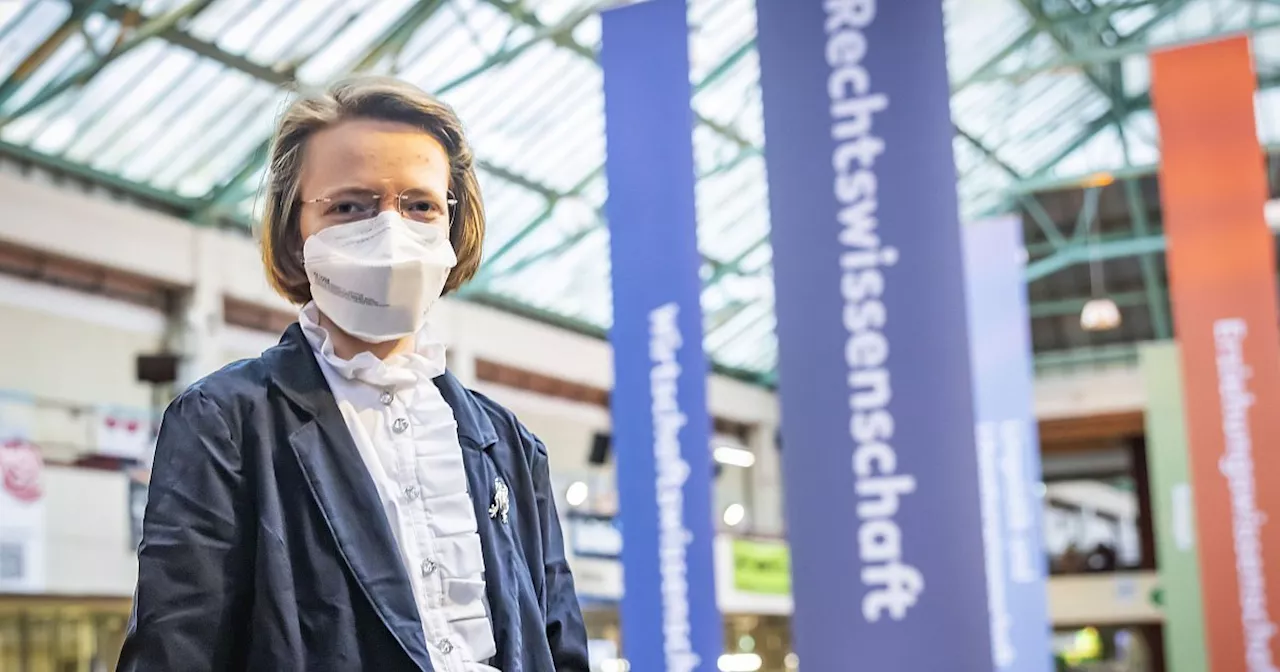 Bielefelder Studentin mit Bestnote: Paderbornerin hat trotz Long Covid große Pläne