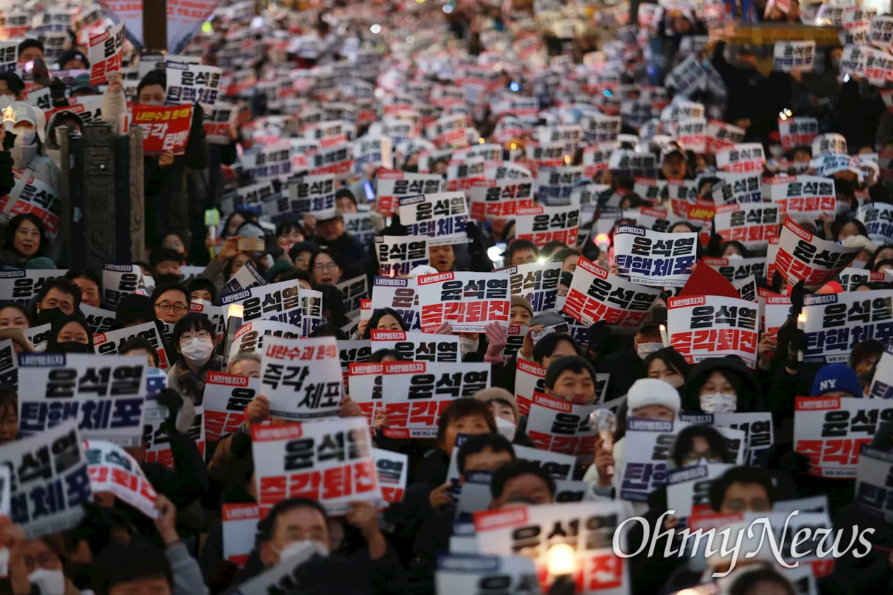 부산 도심 1만 촛불 타올라 '탄핵 안 하면 끝까지 싸운다'