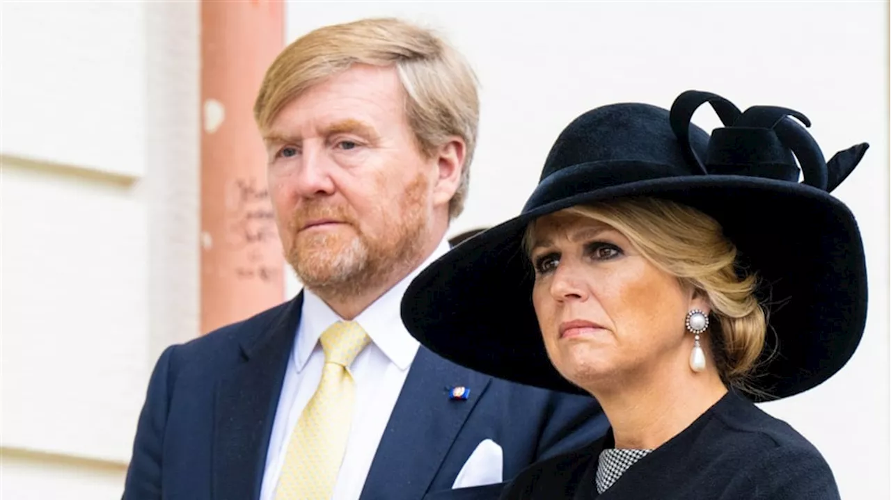 Koning Willem-Alexander en koningin Máxima staan stil bij getroffenen van explosie in Den Haag