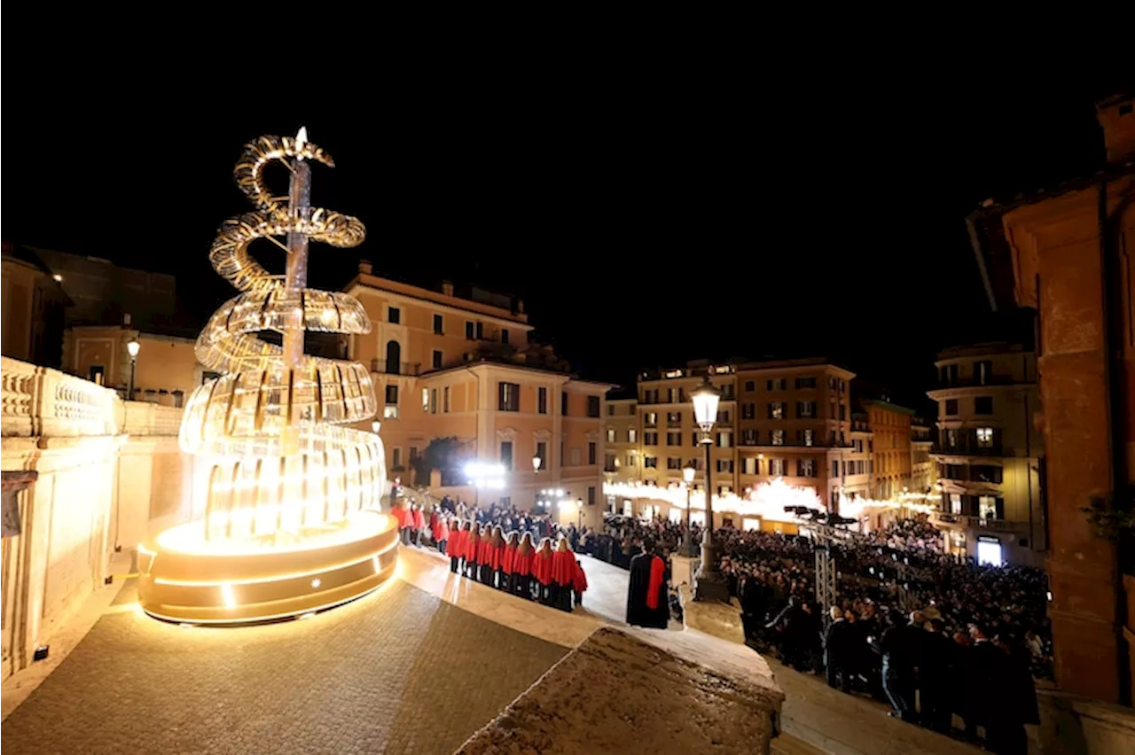 Bulgari accende le luci di Natale a Roma, nelle vie dello shopping e nelle periferie