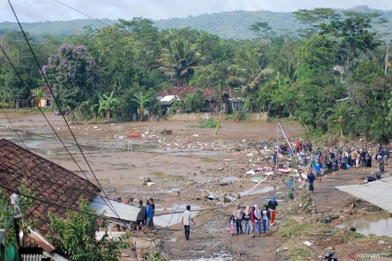 Flash floods, landslides in Indonesia's West Java leave five dead, seven missing