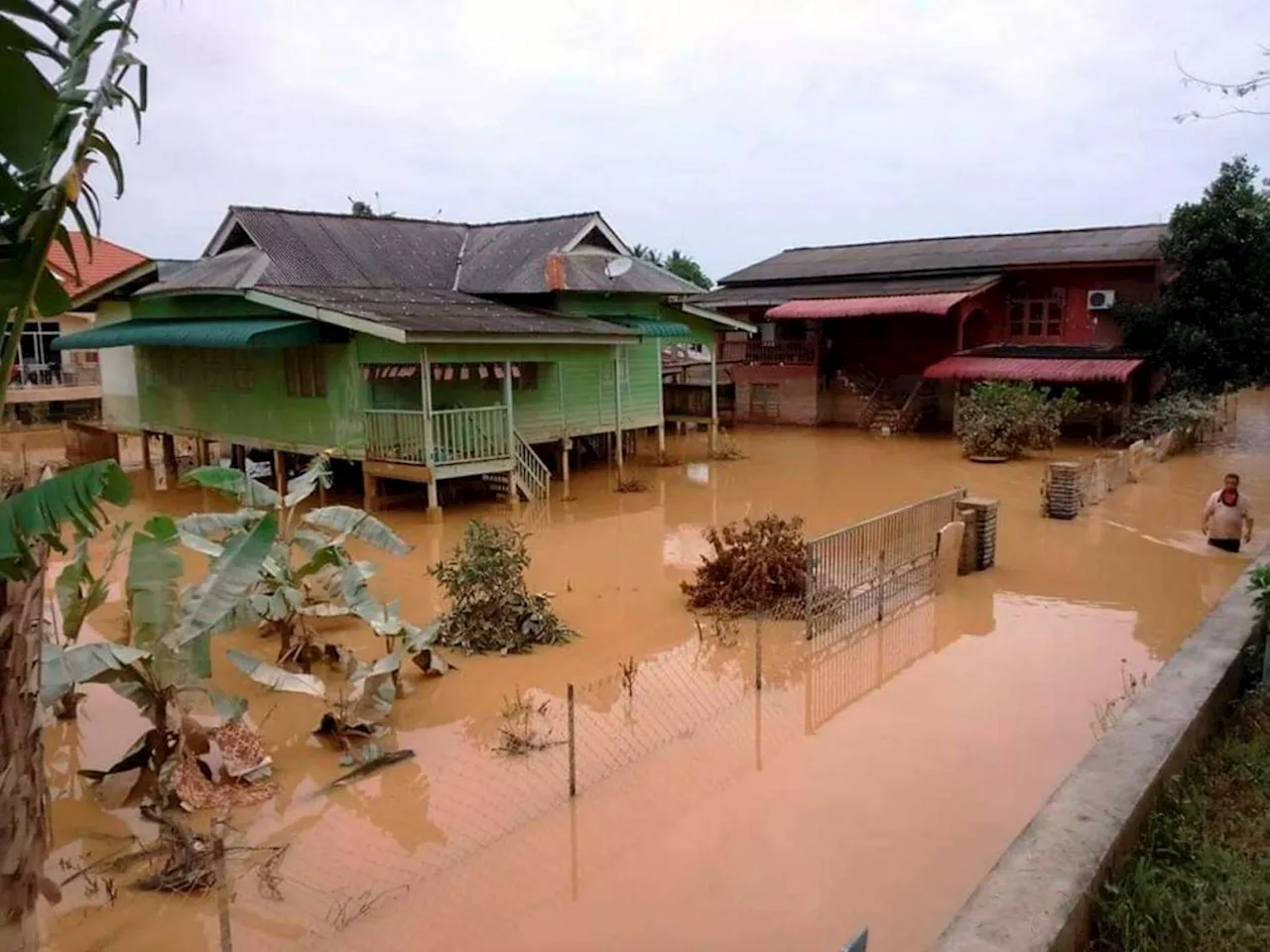 Flood situation continues to improve in Malaysia