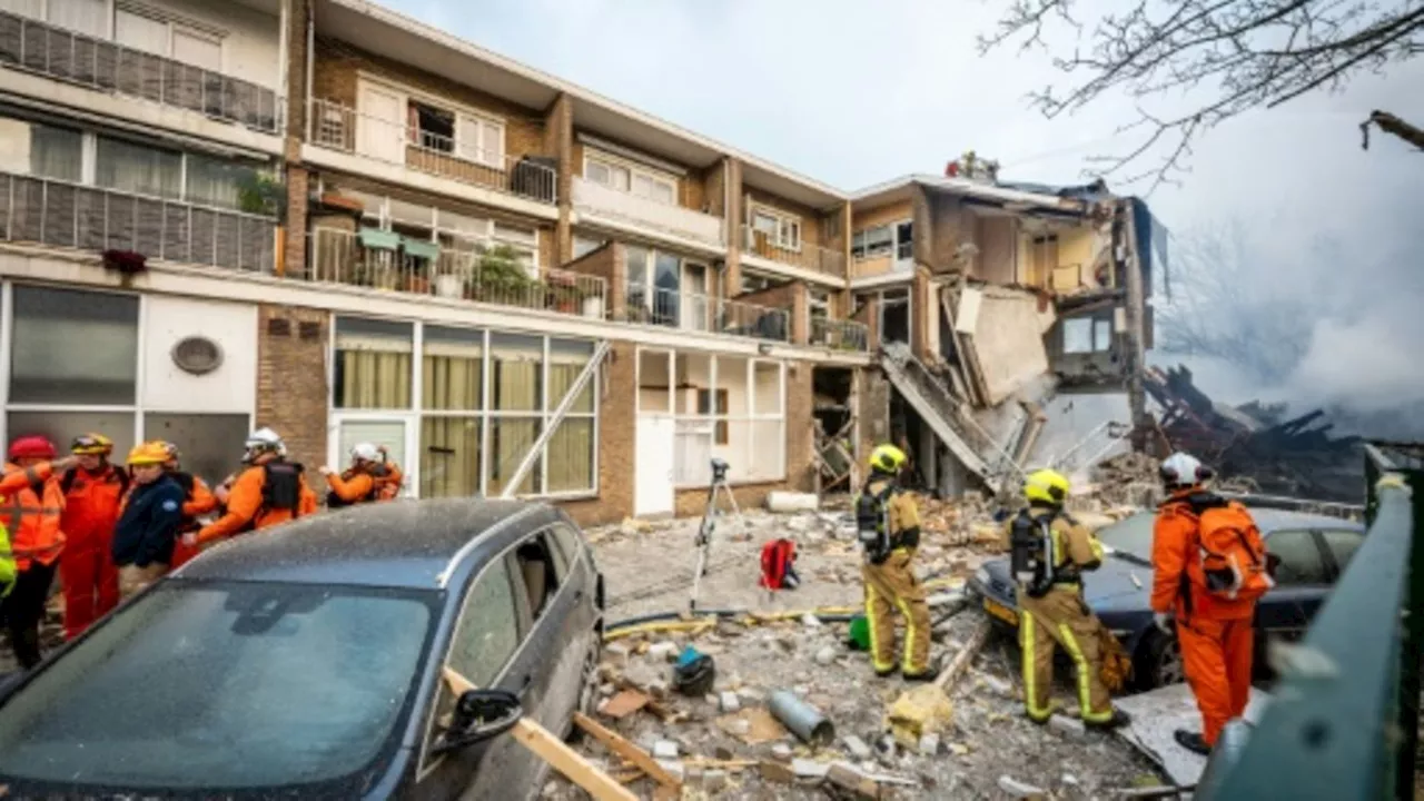 Mindestens ein Toter bei Teileinsturz von Wohnhaus in Den Haag nach Explosion