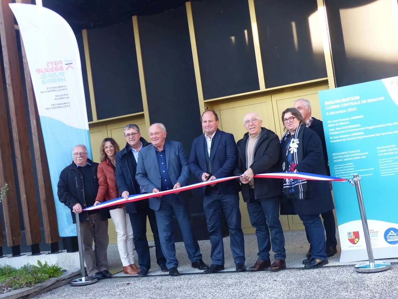 Bidache : deux présidents pour l’inauguration de la cuisine centrale