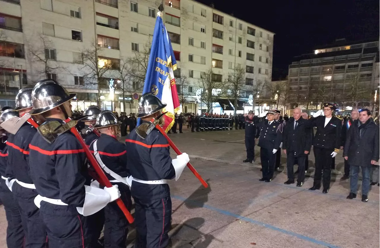 Sainte-Barbe : 10 sapeurs-pompiers de Dordogne décorés et un bilan de plus de 30 400 interventions en 2024