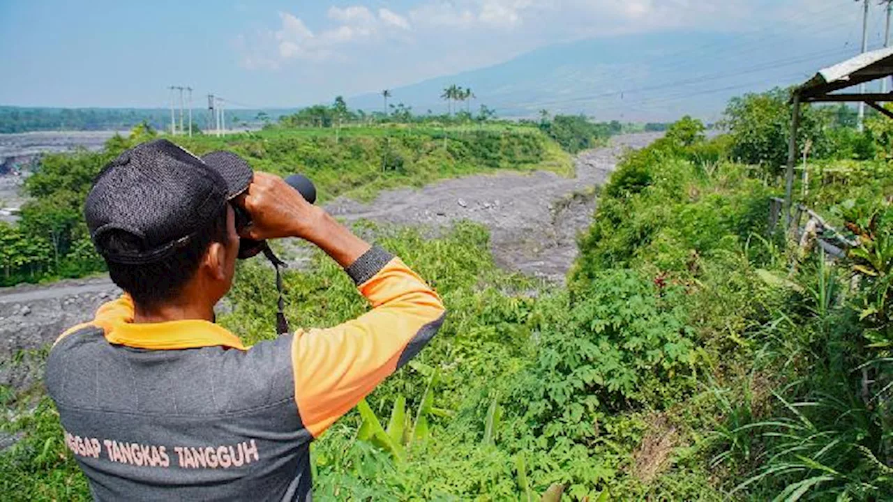 Gunung Semeru Kembali Meletus Pagi Ini, Status Masih Waspada