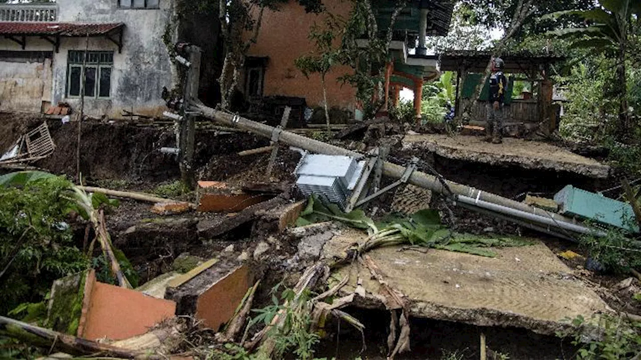 Sebanyak 85 Rumah Rusak Akibat Fenomena Pergerakan Tanah di Cianjur