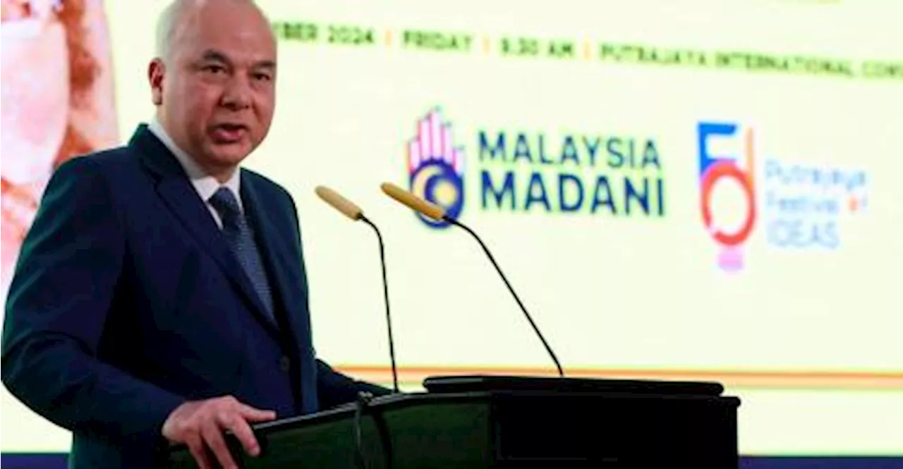 Sultan Nazrin berkenan rasmi Sambutan Jubli Emas Hospital Fatimah