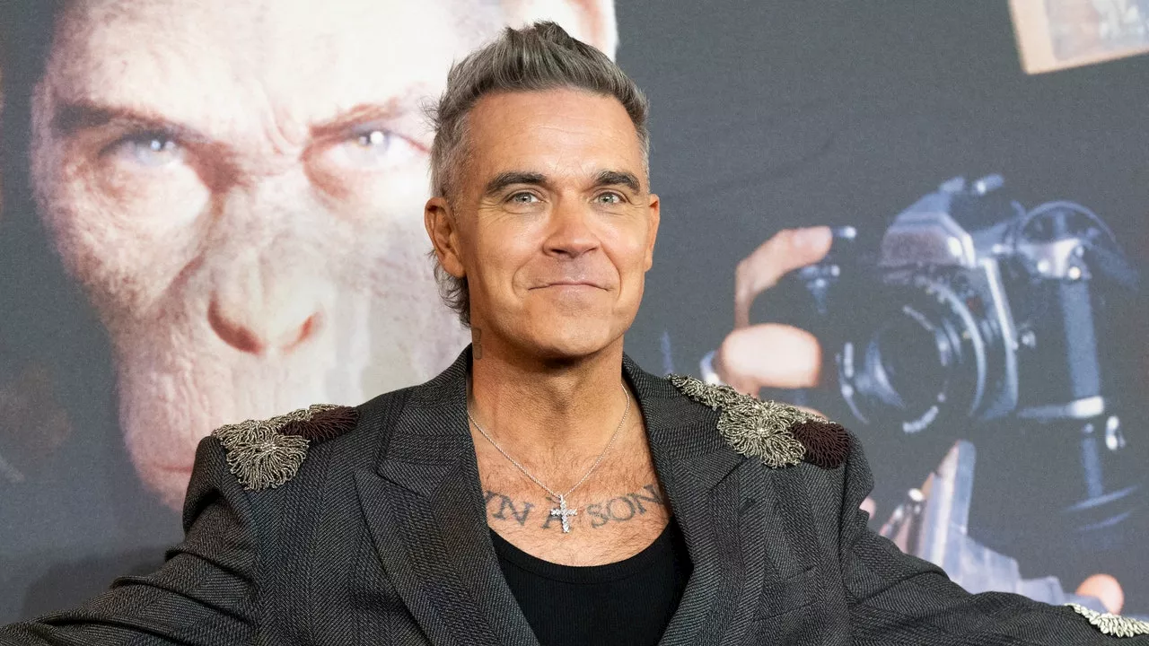 Robbie Williams: dal broccoli cut ai capelli sale e pepe