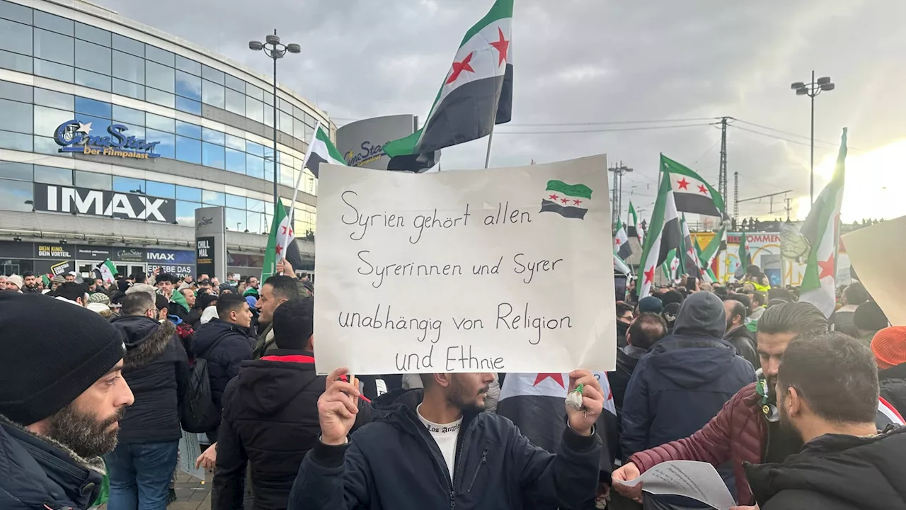 Großdemo in Dortmund: Exil-Syrer protestieren für Frieden und Freiheit