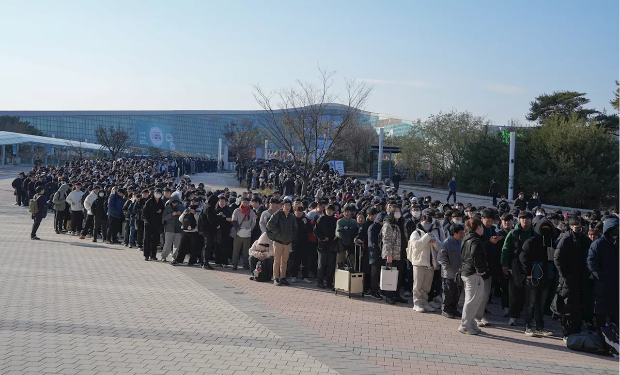 코스프레와 굿즈 한가득…애니·게임 축제 AGF '문전성시'