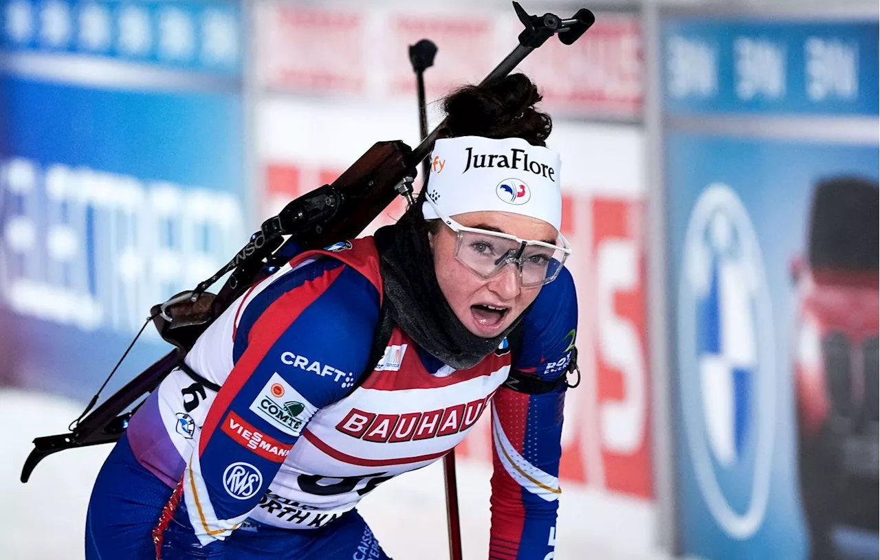 EN DIRECT Biathlon : Enorme départ de Julia Simon, déjà monstrueuse à skis...