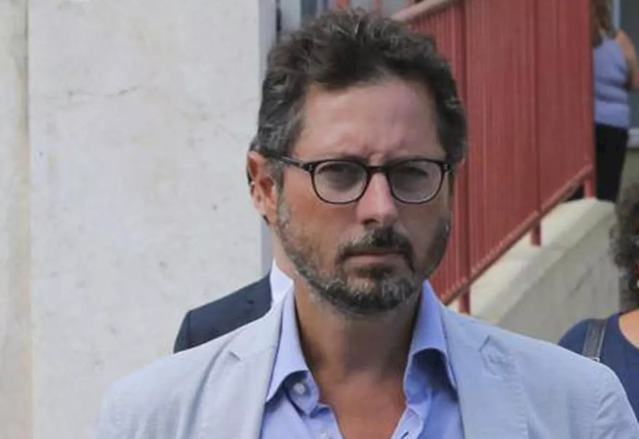 Pugno al deputato Francesco Emilio Borrelli, arrestato 26enne a Napoli