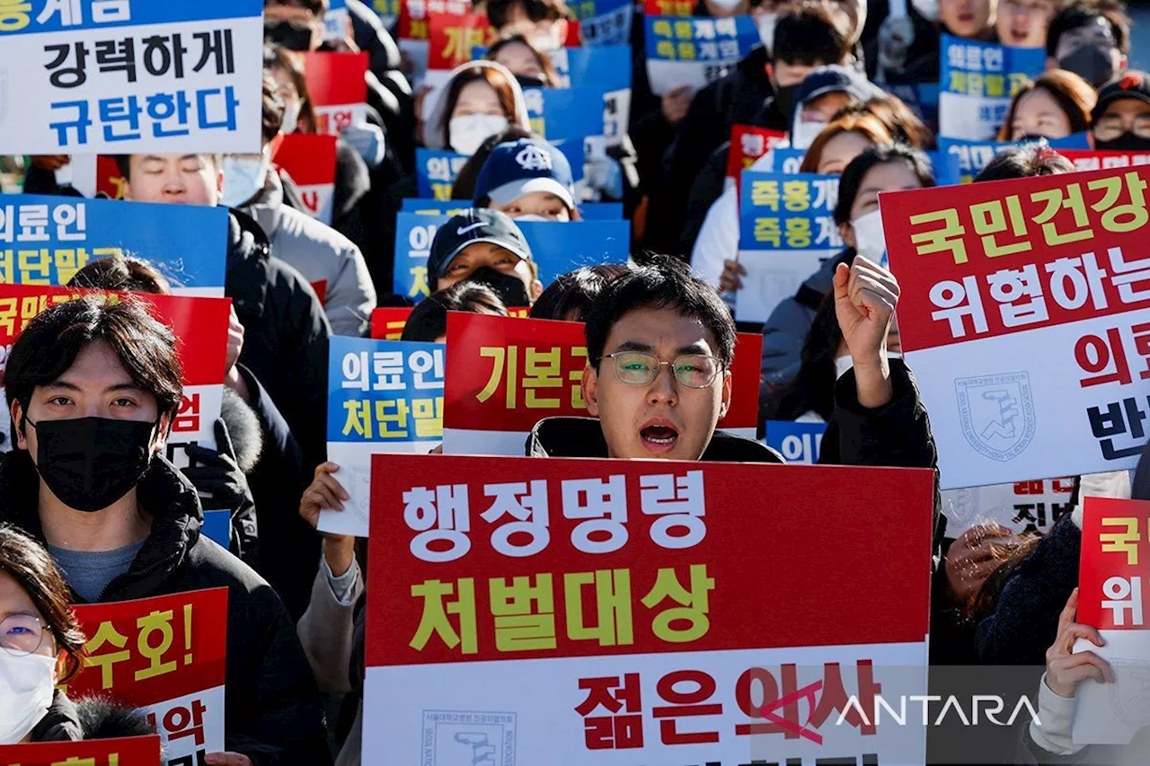 Gelombang massa tuntut pemakzulan Presiden Korea Selatan Yoon Suk Yeol terus berlangsung di Seoul, Korsel