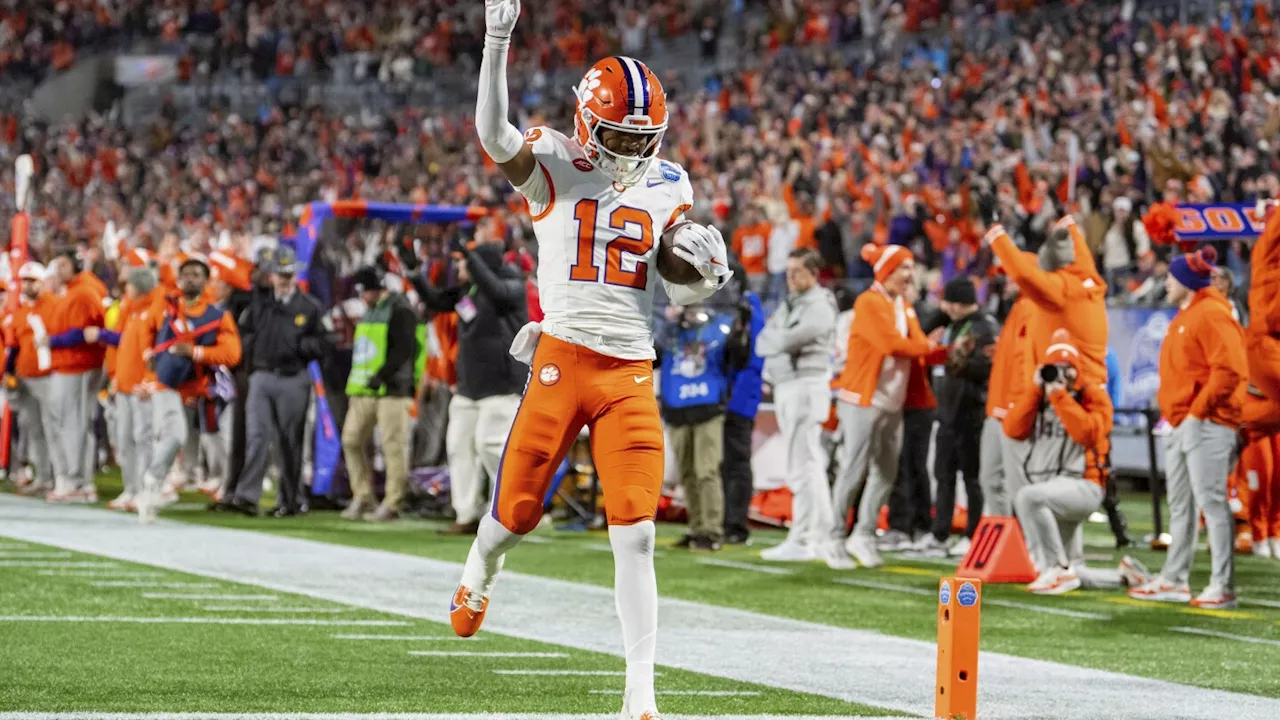 No. 18 Clemson kicks a last second FG to beat No. 8 SMU 34-31 for ACC title, berth in the CFP