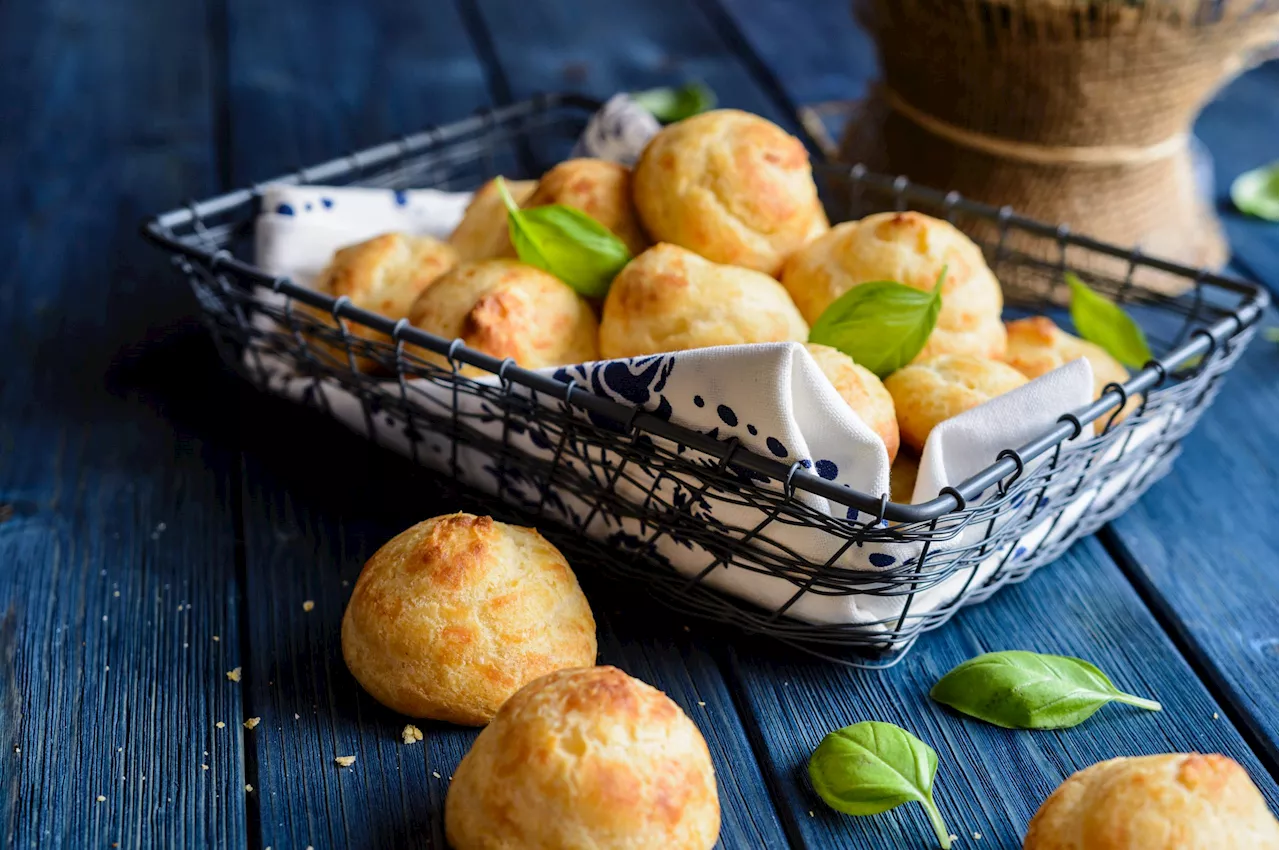 Cette recette Marmiton de gougères au fromage vous transformera en reine des apéros hivernaux