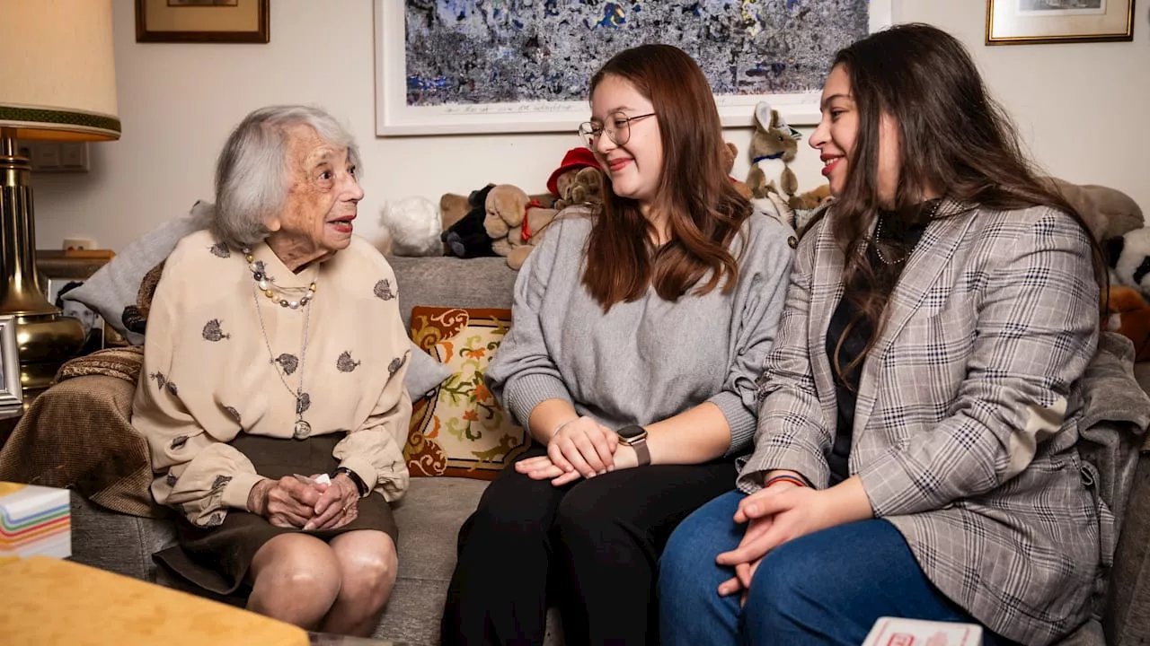 Anne Frank-Workshop: Schülerinnen folgen Margot Friedländers Spuren