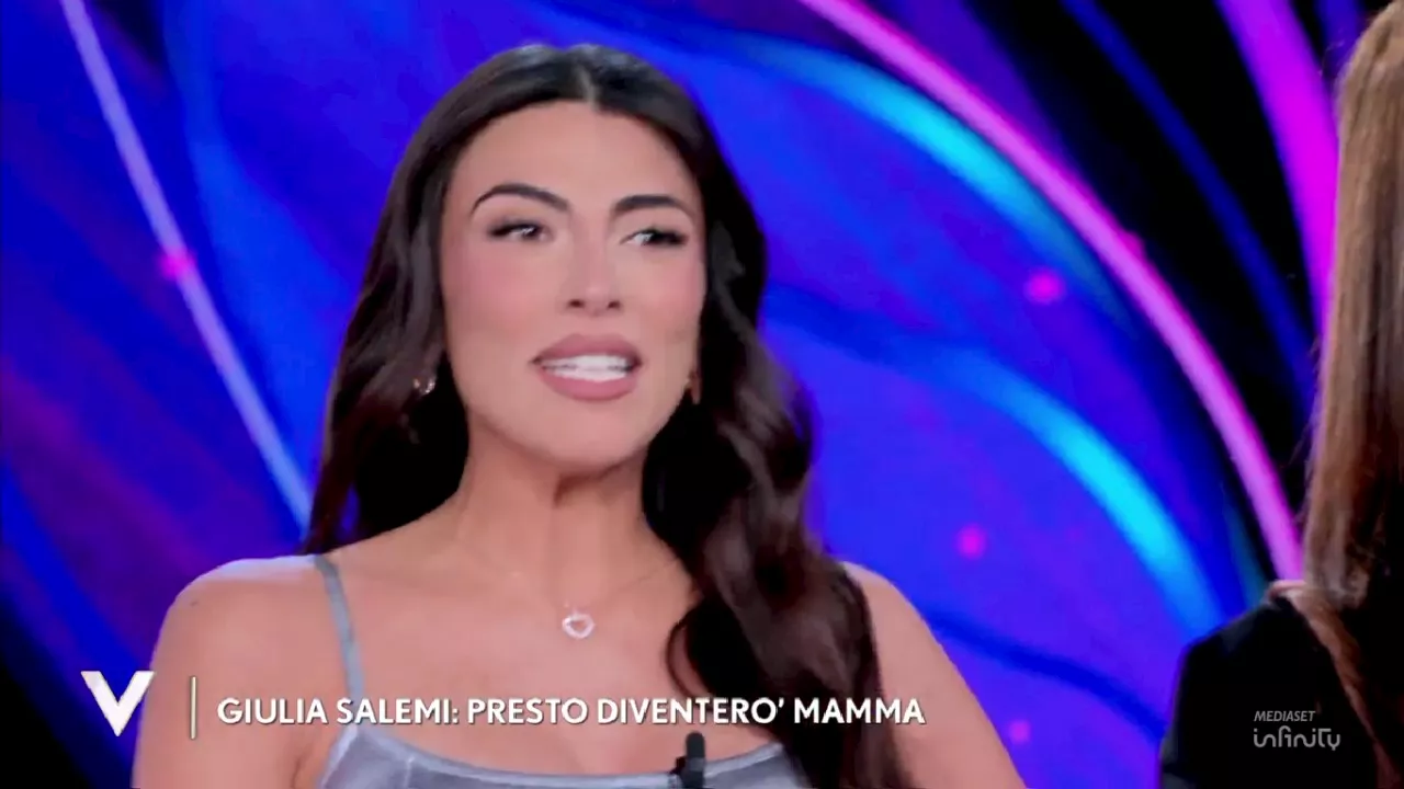 Verissimo, Giulia Salemi e le commoventi parole per il figlio: 'Sarai il mio piccolo uomo' (VIDEO)