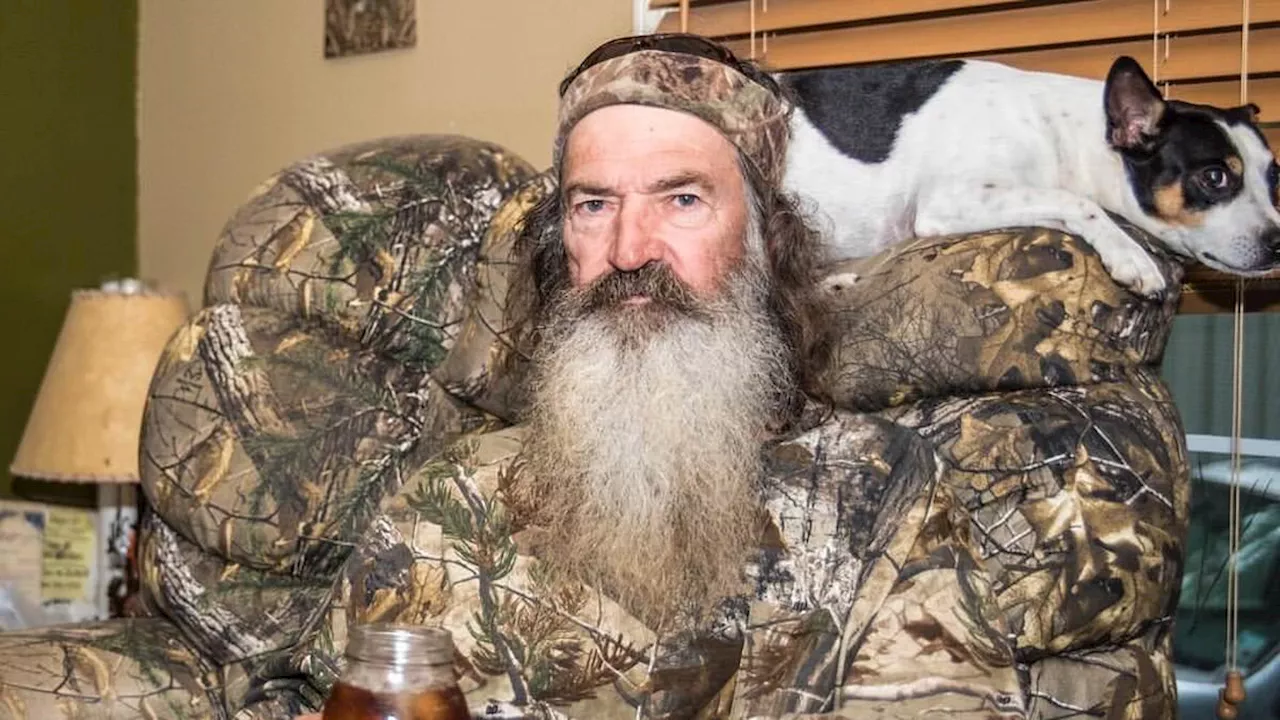 Duck Dynasty star Phil Robertson, 78, diagnosed with Alzheimer's disease, family reveals